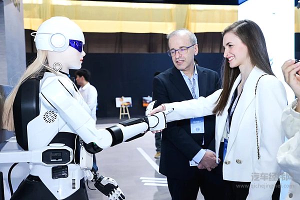 奇瑞墨甲机器人全球批量交付