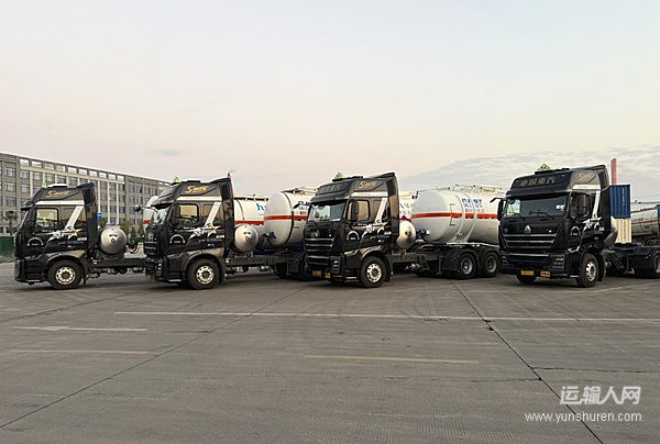 傅師傅的首選推薦——豪沃TH7燃?xì)廛嚬?jié)氣更靠譜 這臺(tái)車“閉眼入”！