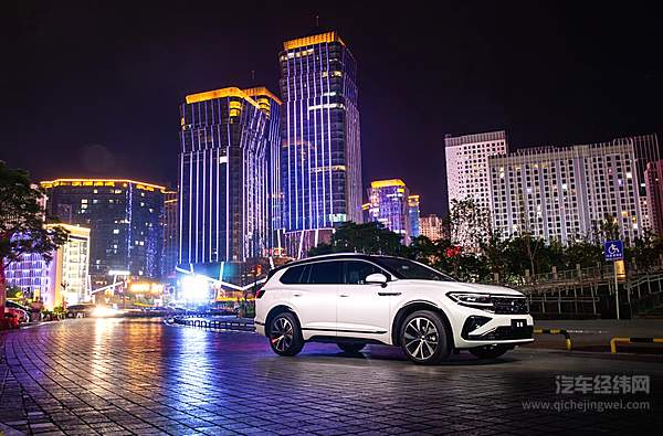 一汽-大众首款大型SUV揽境古都西安震撼上市 售价29.99-39.99万