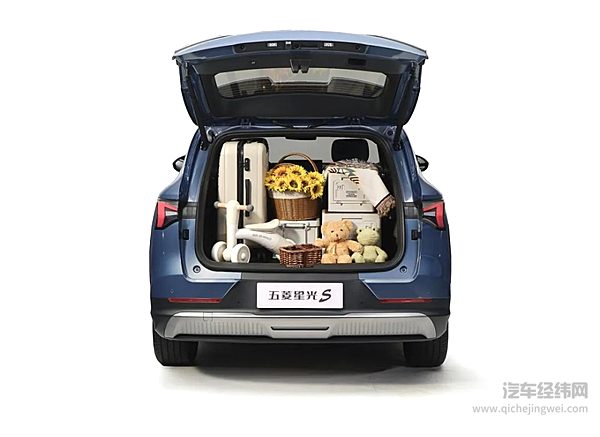 五菱星光S超大空间细节曝光