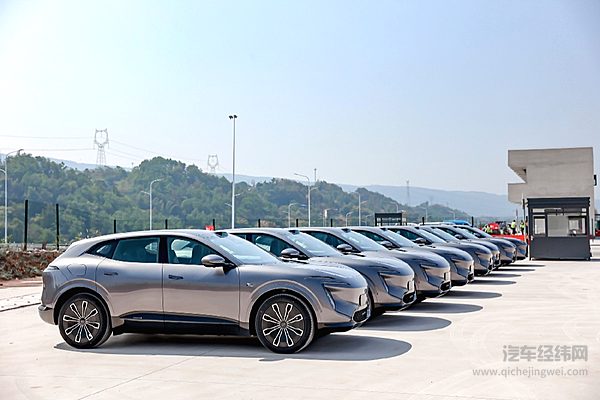 阿维塔07即将上市 与极氪7X相比谁更强？