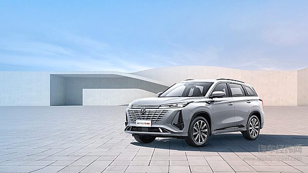 新能源时代买油车 瑞虎8 PRO与长安CS75 PLUS哪一款性价比更高？