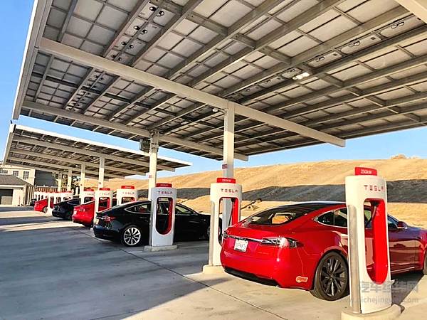 超充 Vs 换电 补能要看哪家强？