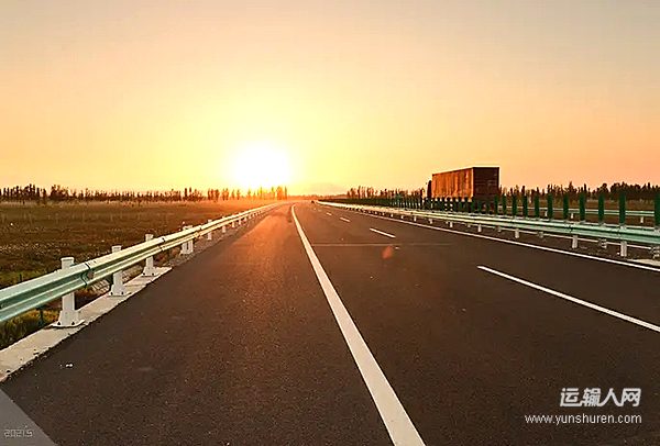 成雅高速公路啟動(dòng)“四改八”擴(kuò)容