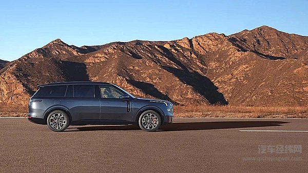 插混与增程的对决 深蓝S09与领克900谁更有性价比？