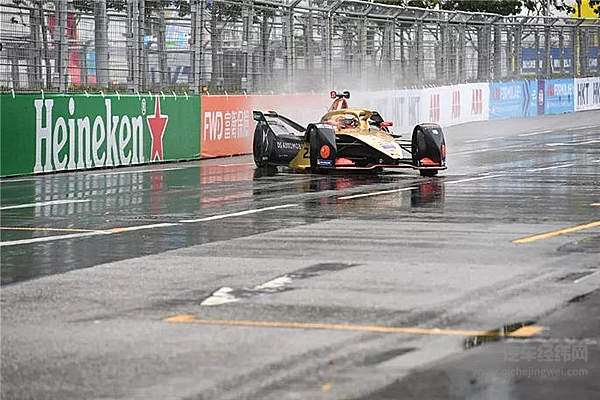 “Formula-E不就是一堆正在甩干的洗衣机在大街上跑？”…… “真香”