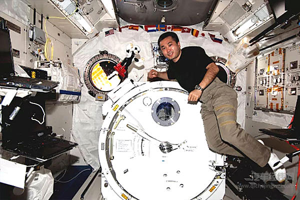 国际空间站上的Kirobo