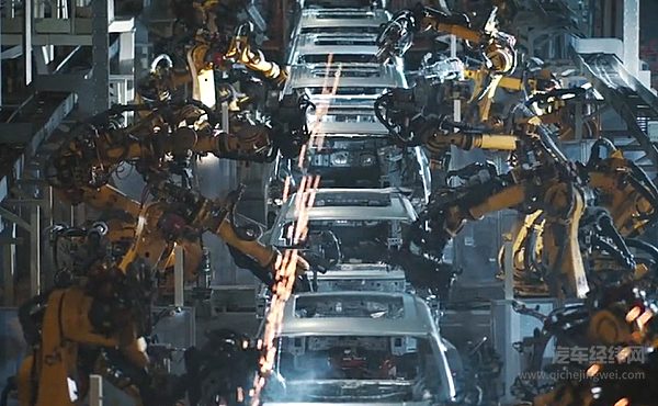 央视《大国基石》专题报道东风汽车向