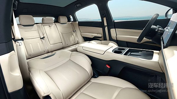 极氪X焕新上市 同等价位下选它还是小鹏G6？