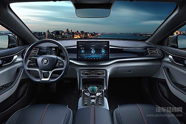 油耗不足4L 带着超级混动的比亚迪秦PLUS