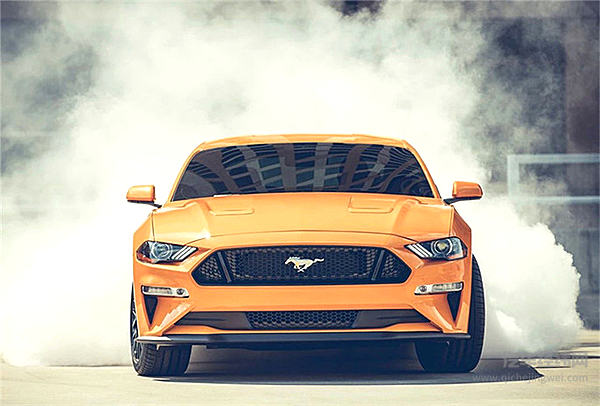 “两面派”美式肌肉跑车出场！ 这匹“野马”你降得住吗？