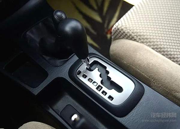 “PRND”都放在哪了？各种车型换挡方式大集合