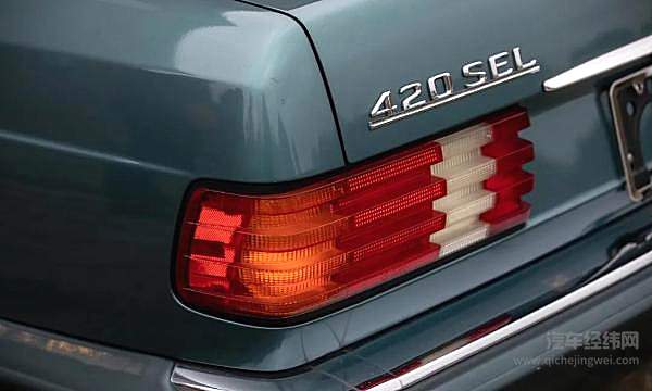 经典没有永恒 老奔驰轿车尾灯里面有故事