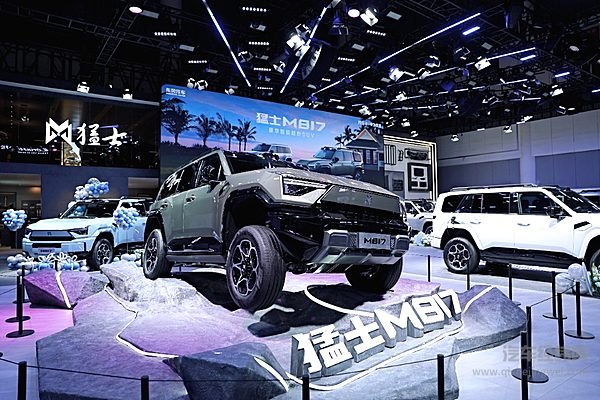 硬派越野遇上华为全家桶 东风猛士M817不简单