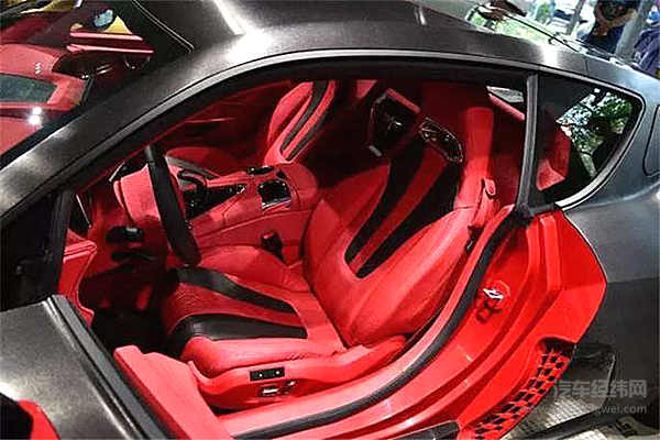 国产跑车终于崛起，实车到店6月底开卖，网友：砸锅卖铁买的起吗