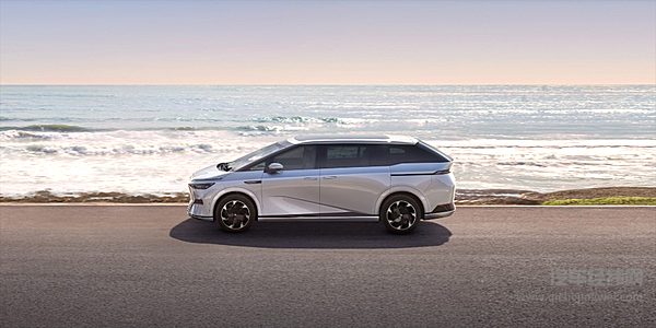 都是新物种 LEVC 380能否挑战小鹏X9？