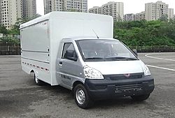 上汽通用五菱榮光 五翼門款 102馬力 4X2 3.285米 售貨車國六微卡載貨車 (LPL5029XSHQUA)