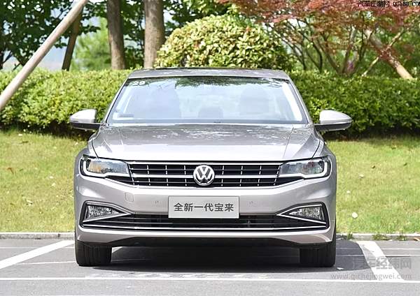 销量榜前四名占据三个席位 大众紧凑级轿车的