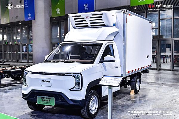 小身材，大格局——解放“悅圖小卡”誕生記