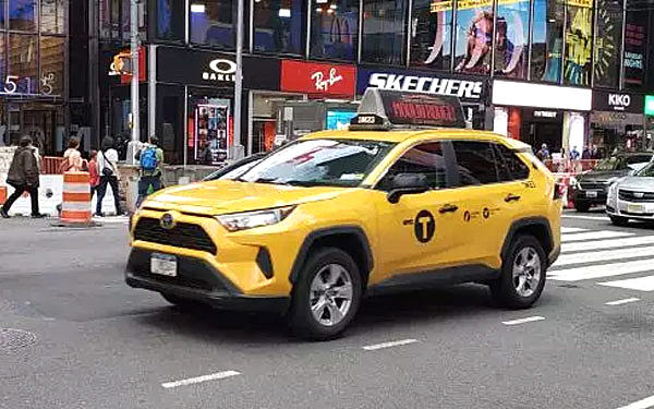 甚至还有国内没上市的最新一代RAV4