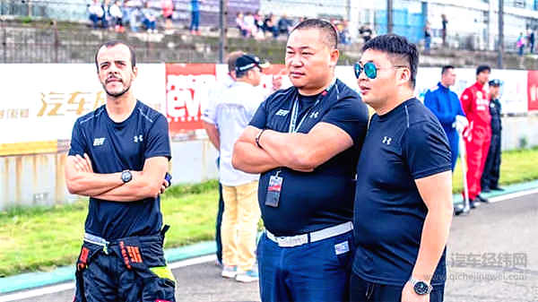 在多弯起伏的赛道上比拼，奥迪、保时捷、兰博基尼哪辆最强？