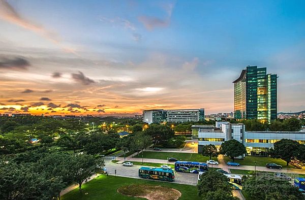 一秒补能一公里 华为部署10万个全液冷超快充能给行业带来什么？