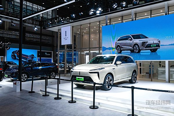 做理想L8的“平替款” 魏牌、奕派、零跑里有没有“潜力股”？