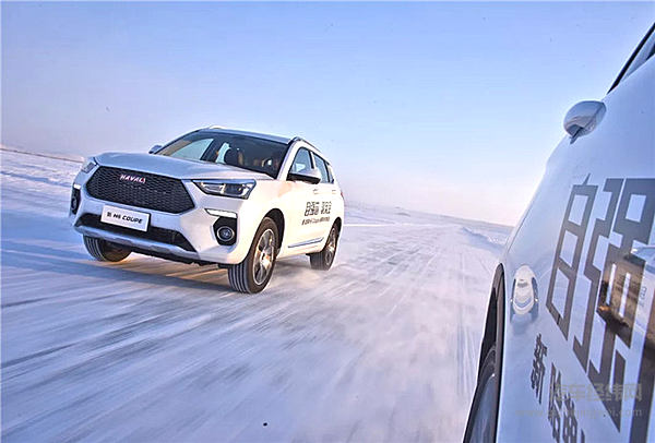 冰雪上玩F1 拖拽45吨重卡 这不是新哈弗H6 Coupe的极限