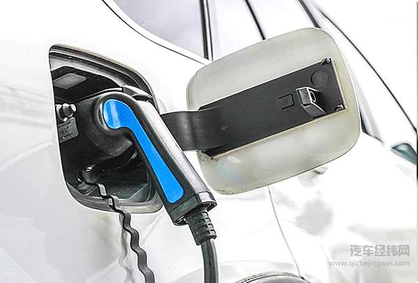 燃油车和纯电动车，到底谁更省钱？