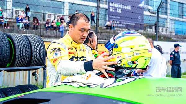 在多弯起伏的赛道上比拼，奥迪、保时捷、兰博基尼哪辆最强？