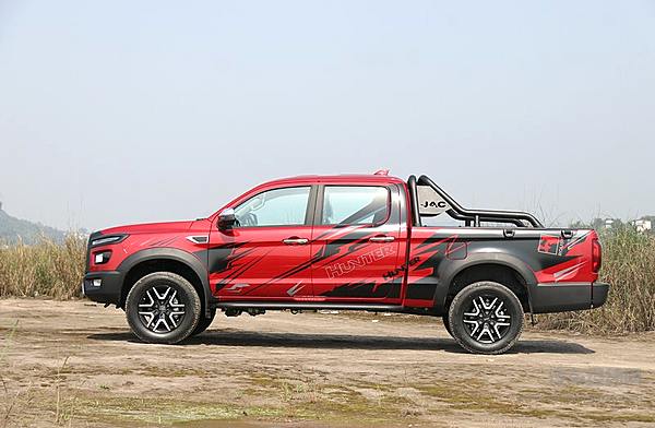 驾驶TA会上瘾 高端悍途皮卡的霸气和高性能很具“攻击性”