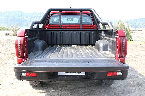 驾驶TA会上瘾 高端悍途皮卡的霸气和高性能很具“攻击性”