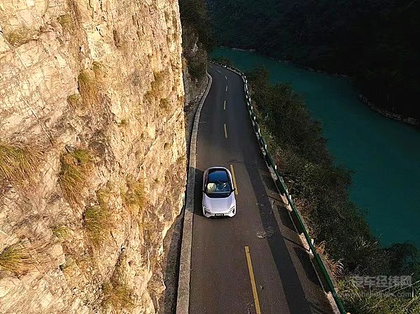 华为对决吉利！阿维塔06与极氪007哪一款性价比更高？