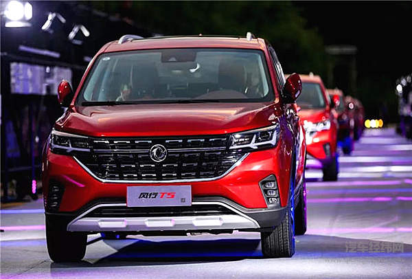 借着“山竹”的东风 风行T5强蹭热点！