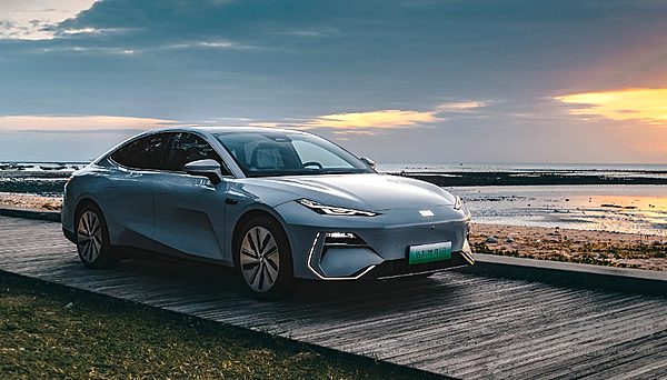 多品牌发力吉利新能源年销46.9万辆 2024年将继续飙升？