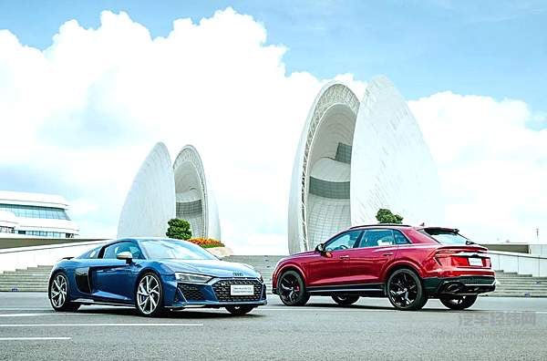 奥迪高性能“王炸天团”首次全系集结 品牌焕新“燃擎加速”