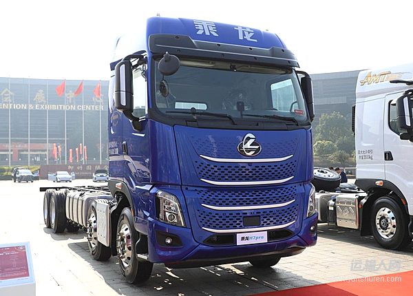 乘龍H7 Pro 8X4綠通房車：綠通運輸高效、節(jié)油、舒適之選
