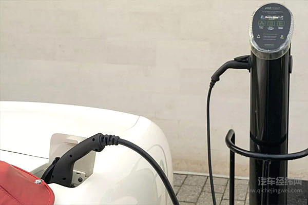 行走的文化！老爷车也逃不脱电动化？