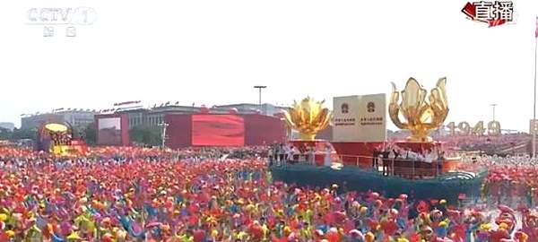 台前幕后忙不停 北汽集团2593辆车在阅兵式上有何作用？