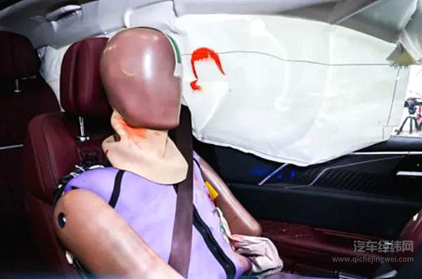 你有没有见过这样的“国内首撞”？ 红旗E-HS9为新能源汽车正名