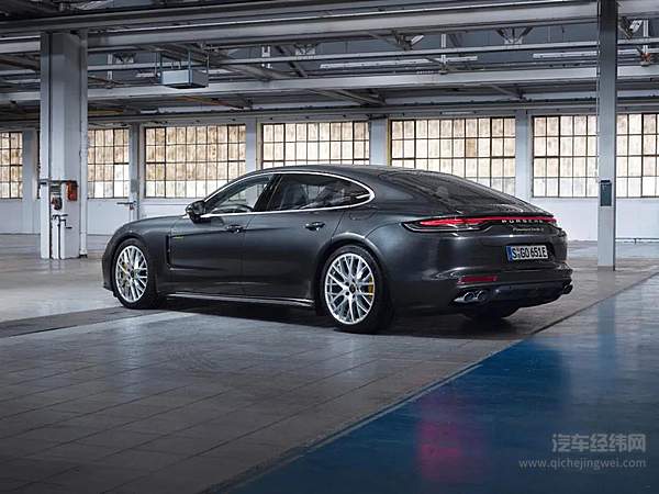 新款 Panamera 再添混动“新成员” 国内已开启预售