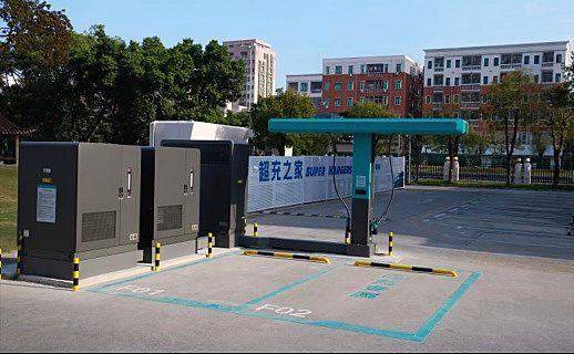 比亚迪发布“闪充中国”战略 2026年底建成2万座闪充站