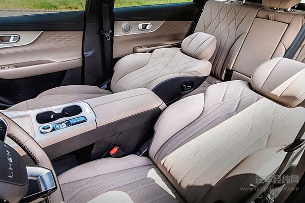 冠军之上 再进阶！全新瑞虎8PLUS正式上市 10.99万元起