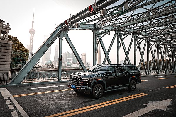 皮卡也能逛外滩？星际X真乘用版实现在上海“逛街自由”
