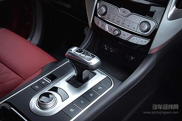 打造全场景皮卡车生活 长城炮越野皮卡上市16.98万-19.98万