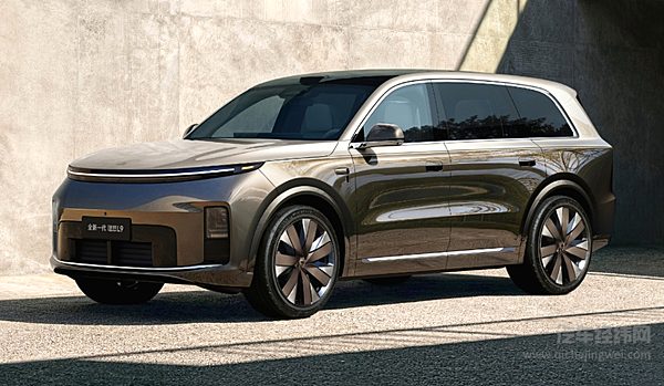 2025年近5000家4S店退网 部分经销商亏损800万仍硬撑