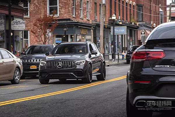 奔驰AMG GLC 63系列96.58万起售 3.8秒破百打造速度传说
