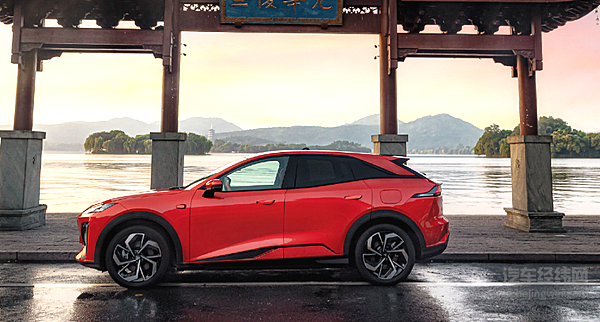 同为中型SUV 比亚迪唐与深蓝S07谁表现更好？