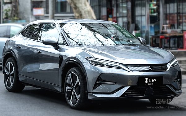 比亚迪发力智驾力推全民普及 与华为相比谁更强？