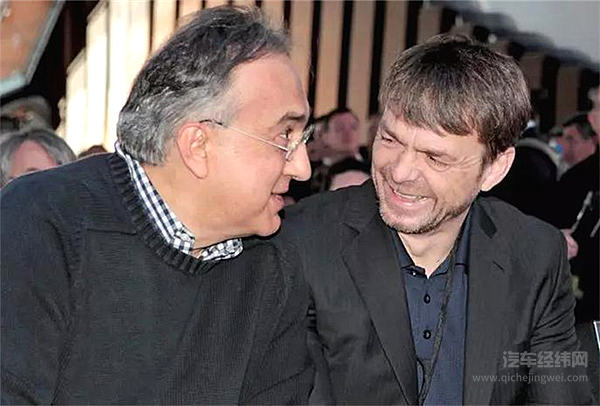 马尔乔内和迈克·曼利